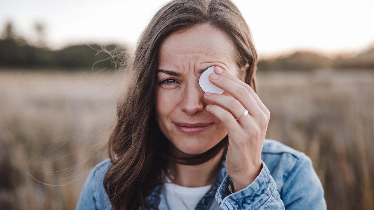 Comment atténuer les yeux gonflés avec des remèdes simples et économiques